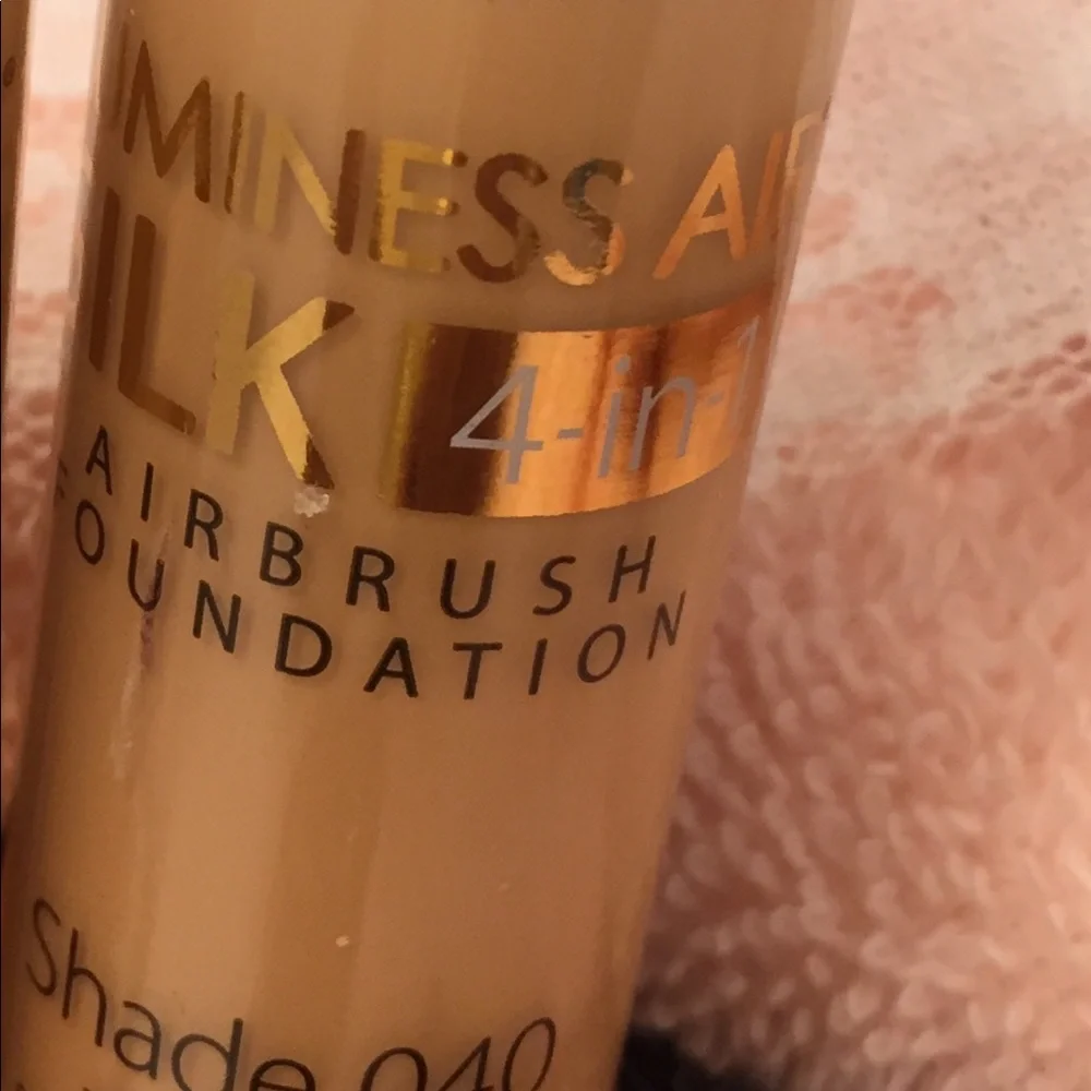 X-Out Light OS or .50 🥰🔥Airbrush silk concealer/correction for 01 - 04 shades